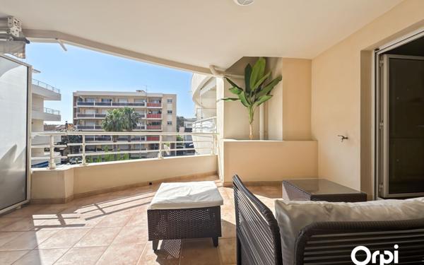 Appartement à vendre    4 pièces • 96,29 m2 Cavalaire-sur-Mer