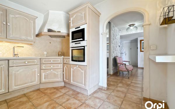 Appartement à vendre    4 pièces • 96,29 m2 Cavalaire-sur-Mer