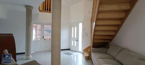 Maison à louer 7 pièces 206.54m²