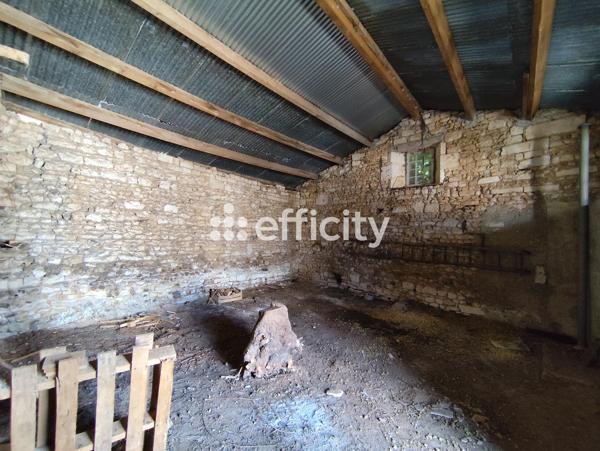 Maison
         2 pièces
        - 75 m² 60 000 € *