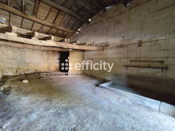 Maison
         2 pièces
        - 75 m² 60 000 € *