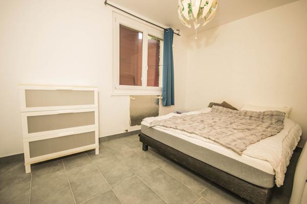 Appartement de types T3  74m2 en Rez-De-Jardin