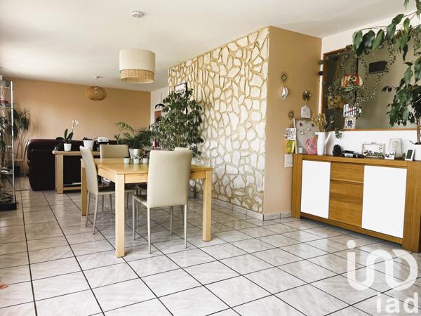 Maison 6 pièces de 130 m² à Sainte-Geneviève (60730)