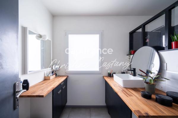 Maison à vendre 5 pièces (66) 115 M2 en 3 faces avec piscine garage et stationnement camping car - Proche plage SAINT CYPRIEN et lac de VILLENEUVE DE LA RAHO A CORNEILLA DEL VERCOL