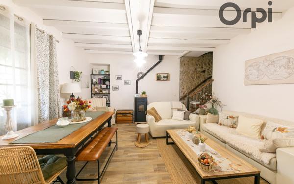 Maison à vendre    4 pièces •  Baho