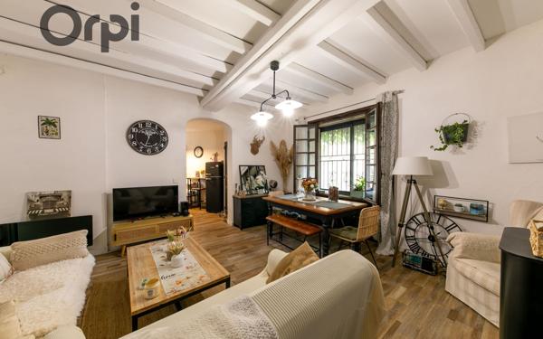 Maison à vendre    4 pièces •  Baho