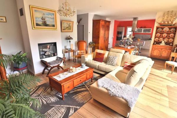 Le Luc: Villa 150m2 - Terrain 1500m2 - Piscine - Carport 6 Voitures