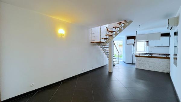 A VENDRE MAISON DE VILLE DE TYPE 3 - BOURG SUR GIRONDE , Bourg sur gironde A VENDRE MAISON DE VILLE DE TYPE 3 - BOURG SUR GIRONDE , Bourg sur gironde