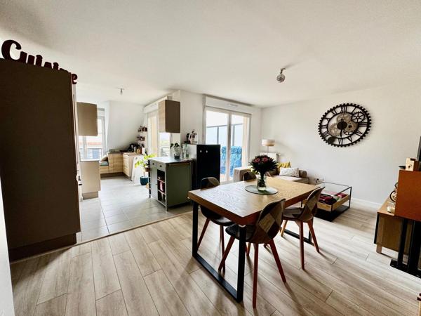 Très bel appartement F3  de 71 m² avec un balcon terrasse