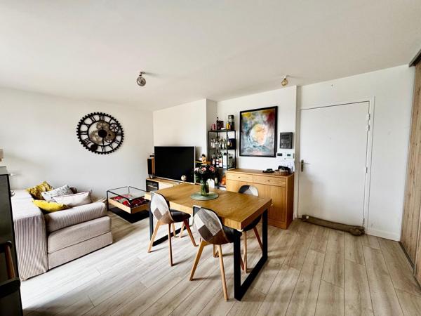 Très bel appartement F3  de 71 m² avec un balcon terrasse
