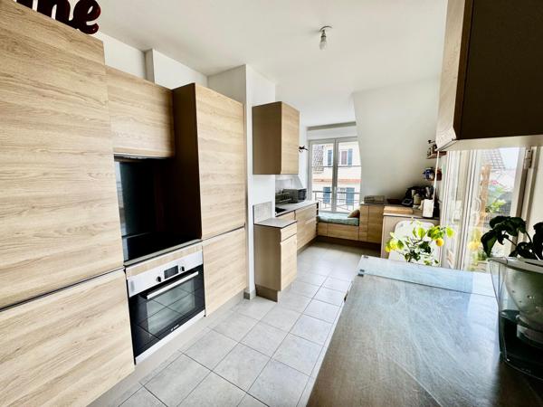 Très bel appartement F3  de 71 m² avec un balcon terrasse