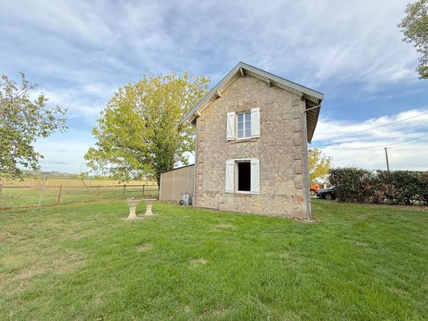 A LOUER MAISON PIERRE T2 AVEC JARDIN PROCHE DE SAINT VINCENT DE PAUL / AMBES , Saint vincent de paul A LOUER MAISON PIERRE T2 AVEC JARDIN PROCHE DE SAINT VINCENT DE PAUL / AMBES , Saint vincent de paul