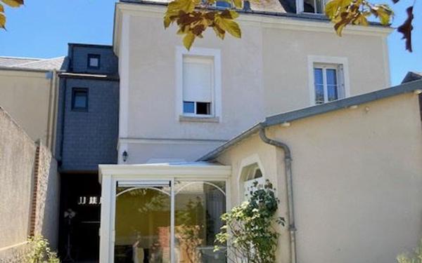 Maison à vendre    6 pièces • 132 m2 Tours