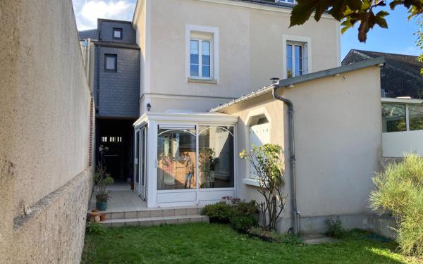 Maison à vendre    6 pièces • 132 m2 Tours