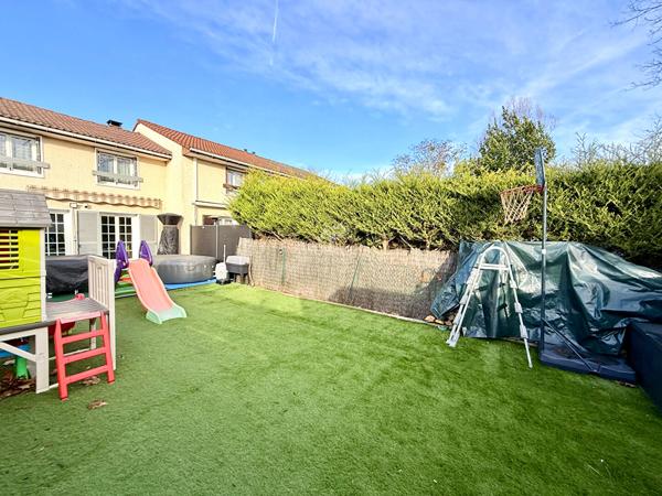 Maison Eragny 4 pièce(s) 78 m2 299 000 € **  - Référence  8001