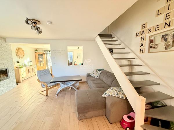 Maison Eragny 4 pièce(s) 78 m2 299 000 € **  - Référence  8001