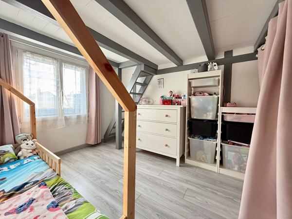Maison Eragny 4 pièce(s) 78 m2 299 000 € **  - Référence  8001