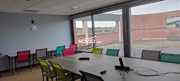 Immeuble de bureaux libres de 500 m²