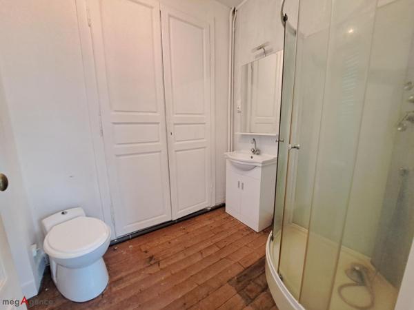 Immeuble à LE MELE-SUR-SARTHE, 61170 - 330m²