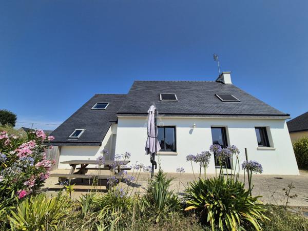 Le charme contemporain sur un écrin paysager de 1 030 m²