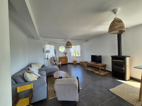 Le charme contemporain sur un écrin paysager de 1 030 m²