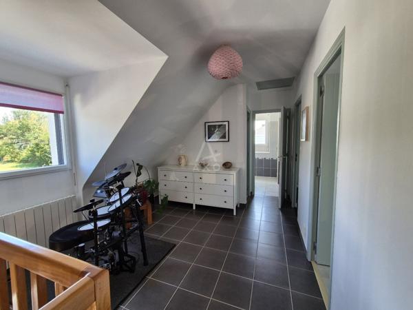 Le charme contemporain sur un écrin paysager de 1 030 m²