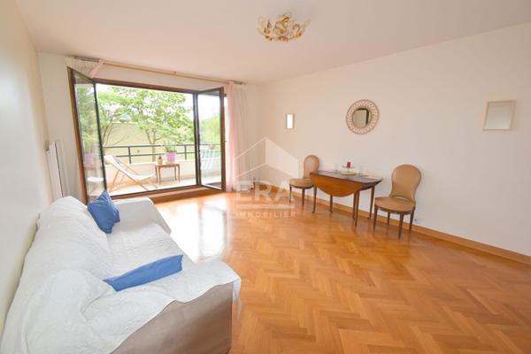 3 Pieces ensoleillé au calme et sans vis à vis