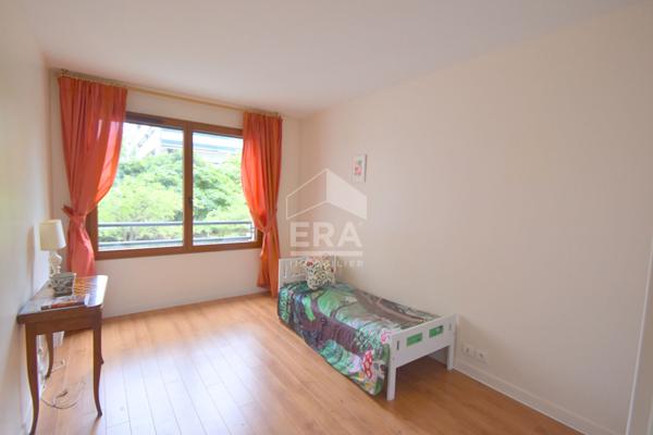 3 Pieces ensoleillé au calme et sans vis à vis