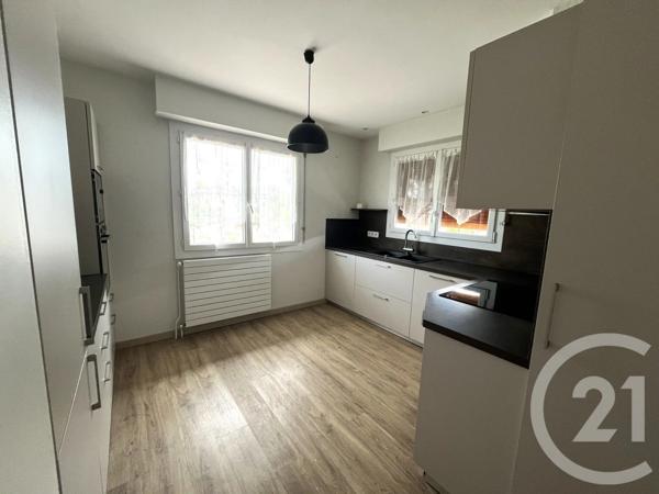 Maison à vendre  7 pièces - 145,54 m 2   ARTIGUES PRES BORDEAUX  - 33