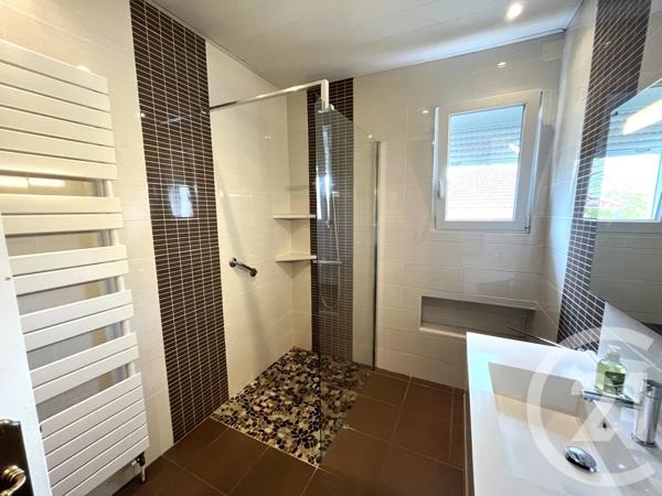 Maison à vendre  7 pièces - 145,54 m 2   ARTIGUES PRES BORDEAUX  - 33