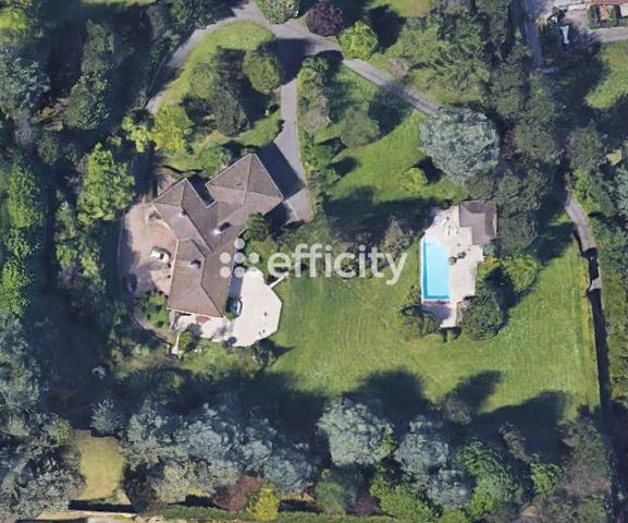 Maison 8 pièces - 355 m² Exclusivité efficity