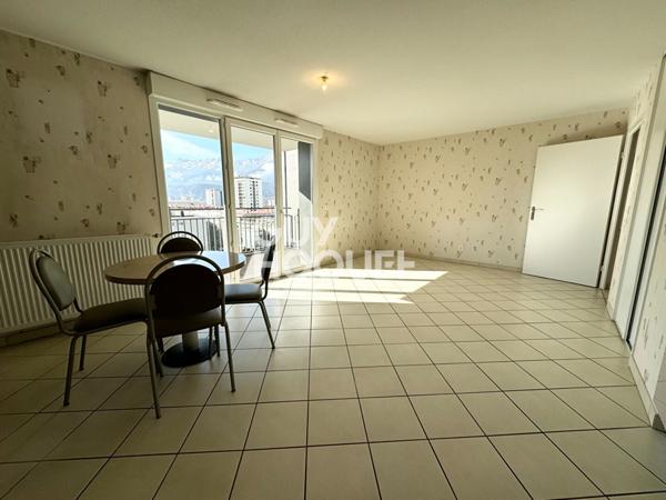 À vendre : Appartement 3 pièces - Terrasse - Poss. garage.