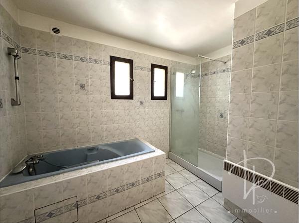 Vitrolles (13127) MAISON 7 pièces de 173 m2