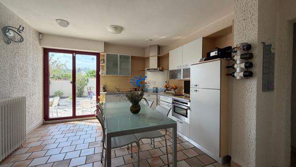 EXCLUSIVITE LA ROCHELLE MAISON PLAIN PIED 4 CHAMBRES PISCINE GARAGE ET ATELIER  La rochelle