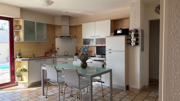 EXCLUSIVITE LA ROCHELLE MAISON PLAIN PIED 4 CHAMBRES PISCINE GARAGE ET ATELIER  La rochelle
