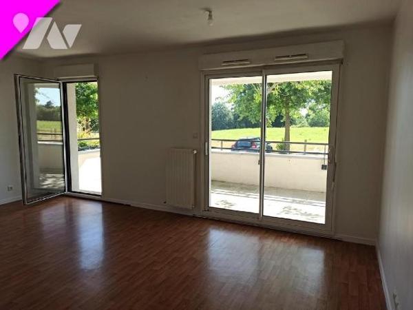 Appartement deux pièces situé au rez-de-chaussée comprenant :
Entrée, avec placard, séjour ouvr...