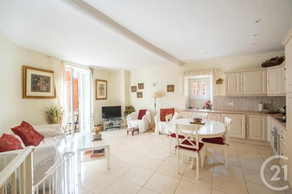 Appartement F4 à vendre  4 pièces - 83,49 m 2   VILLEFRANCHE SUR MER  - 06