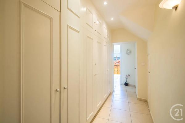 Appartement F4 à vendre  4 pièces - 83,49 m 2   VILLEFRANCHE SUR MER  - 06