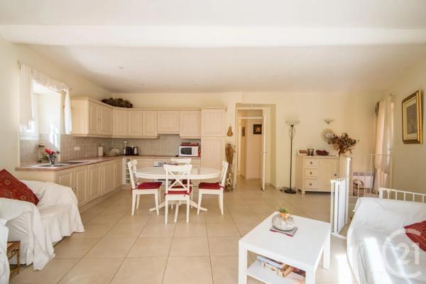 Appartement F4 à vendre  4 pièces - 83,49 m 2   VILLEFRANCHE SUR MER  - 06