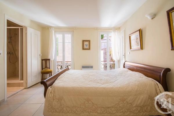 Appartement F4 à vendre  4 pièces - 83,49 m 2   VILLEFRANCHE SUR MER  - 06