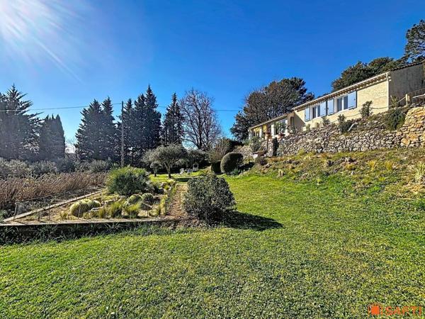 Villa avec vue dominante – L’art de vivre provençal