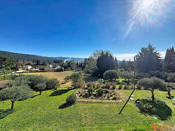Villa avec vue dominante – L’art de vivre provençal