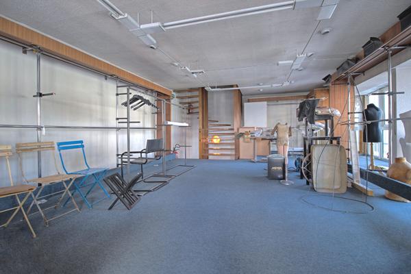 AGEN HYPER CENTRE VILLE - LOCAL COMMERCIAL DE 300 m² DANS UN IMMEUBLE DE CARACTERE SITUE SUR UN AXE PASSANT AVEC VITRINE !