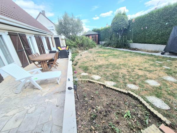 BELLE MAISON PLAIN PIED AVEC UN GROS POTENTIEL D EXTENSION