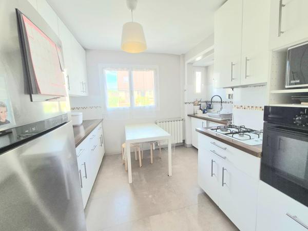 BELLE MAISON PLAIN PIED AVEC UN GROS POTENTIEL D EXTENSION
