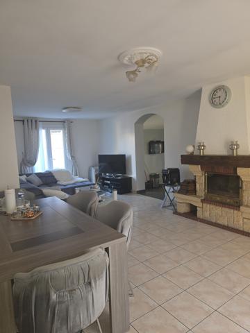 Maison
         5 pièces
        - 135 m² Exclusivité 349 500 € *