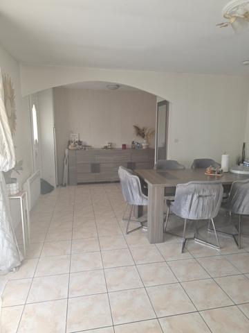 Maison
         5 pièces
        - 135 m² Exclusivité 349 500 € *