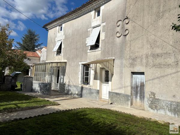 Maison 6 pièces à vendre à Condéon