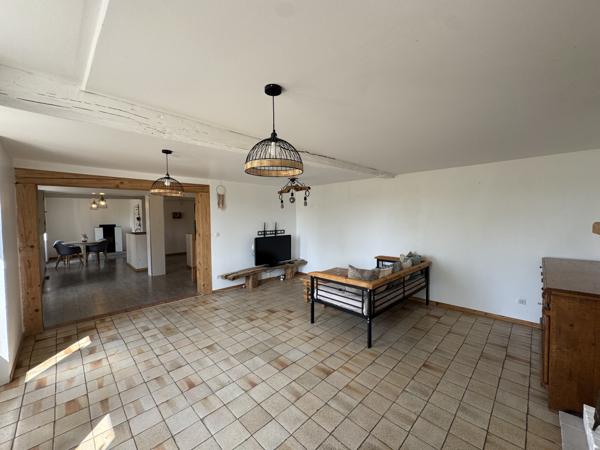 Maison 6 pièces à vendre à Condéon