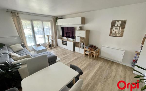 Appartement à vendre    3 pièces • 66 m2 Montigny-le-Bretonneux